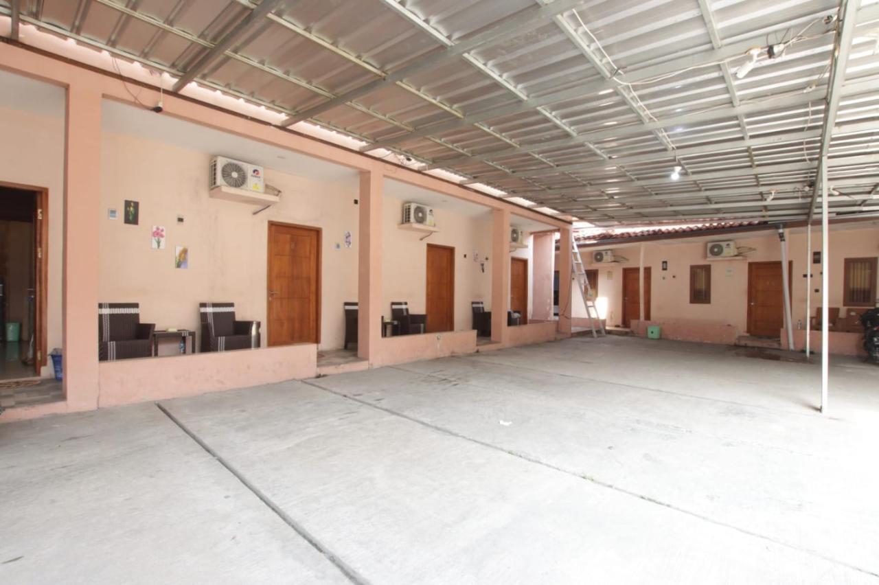 Oyo 91490 Hotel Rumah Kita Cirebon Exteriér fotografie